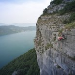 Dîner et nuit en falaise (Lac du Bourget, Savoie)