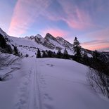 Ski de randonnée au coucher de soleil (Aravis)