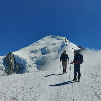 descente-arete-bosses-alpinisme-mont-blanc-2.jpg