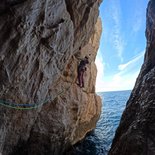 Multi pitch route climbing course in the Calanques