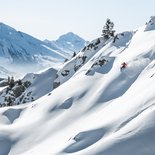 Ski hors-pistes collectif dans les Aravis