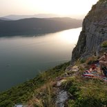 Dîner et nuit en falaise (Lac du Bourget, Savoie)