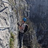 Via ferrata de la grotte à Carret (Bauges, Savoie)