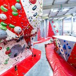 Indoor climbing: rope autonomy (Toulouse)